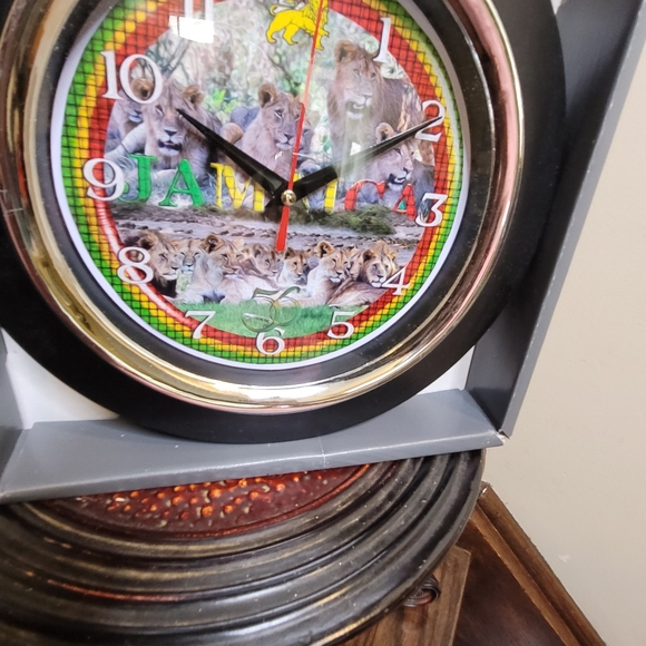 Wall Clock - Picture 6 of 7